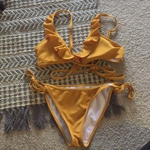Cupshe yellow falabala bikini set